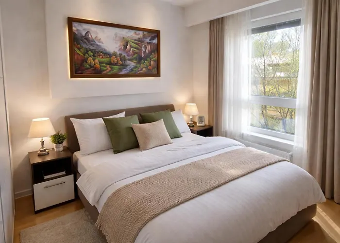 Extra Apartman-city Center With Parking شقة