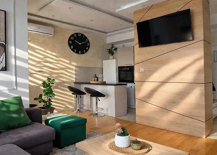 Extra Apartman-city Center With Parking شقة *